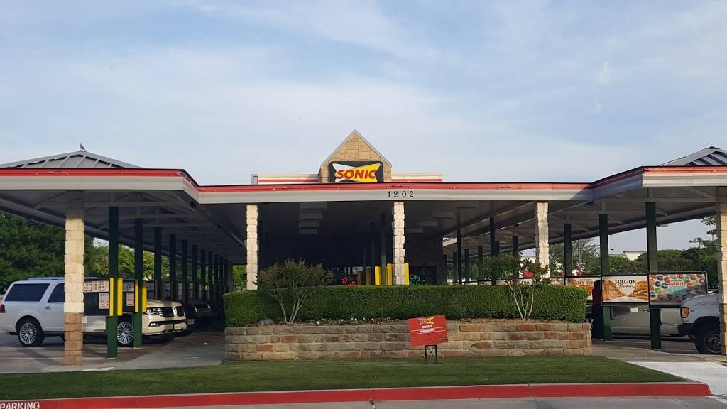 Sonic Drive-In | restaurant | 1202 N, US-377, Roanoke, TX 76262, USA | 8174914848 OR +1 817-491-4848