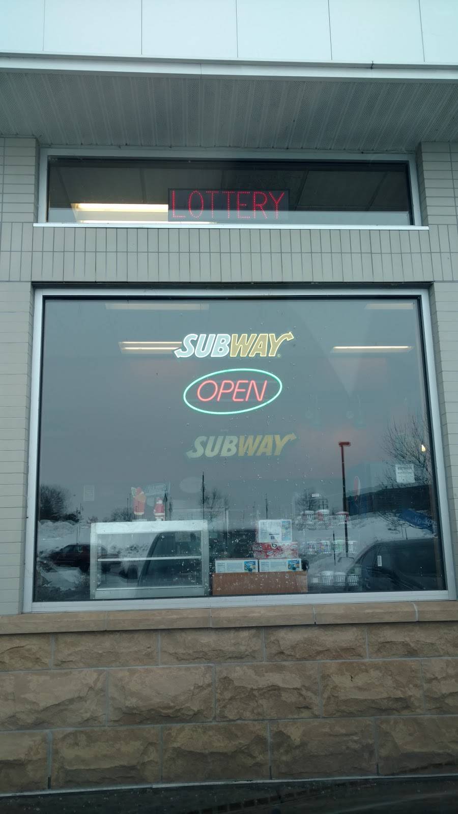 Subway | restaurant | W240 N1485 Pewaukee Rd, Waukesha, WI 53188, USA | 2623472340 OR +1 262-347-2340