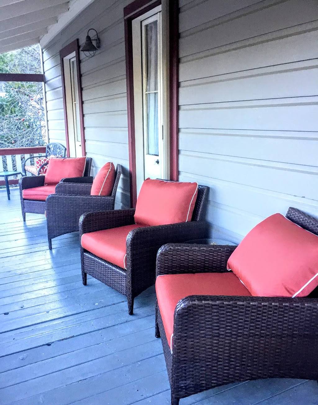 Volcano Union Pub + Inn | restaurant | 21375 Consolation St, Volcano, CA 95689, USA | 2092967711 OR +1 209-296-7711