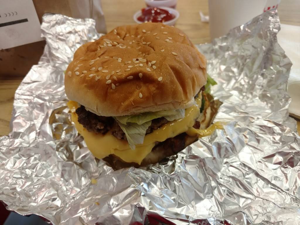 Five Guys | meal takeaway | 660 Merrill Rd, Pittsfield, MA 01201, USA | 4134995900 OR +1 413-499-5900