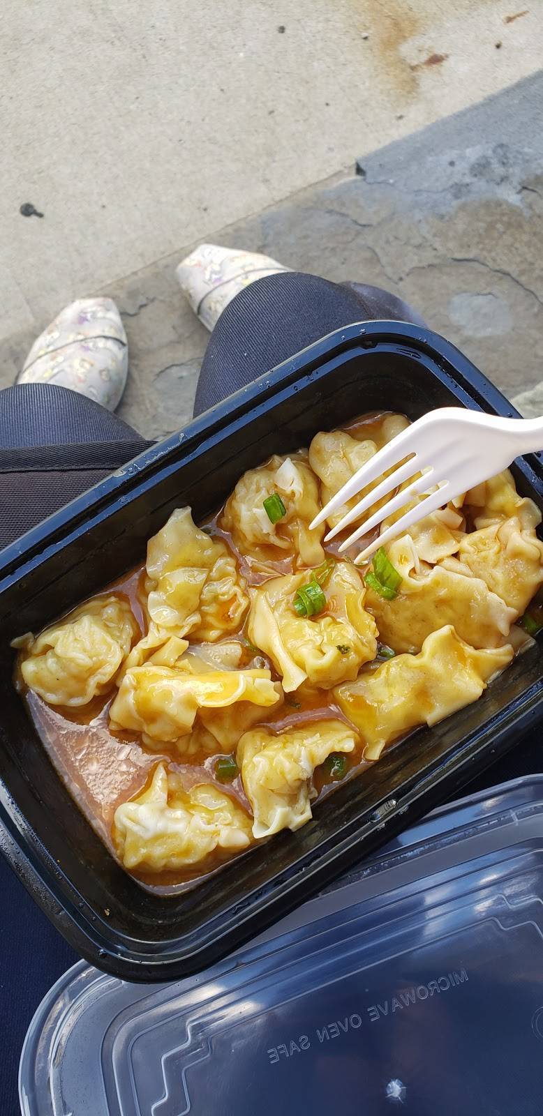 Pearls | restaurant | 796 Amsterdam Ave, New York, NY 10025, USA | 2127490300 OR +1 212-749-0300