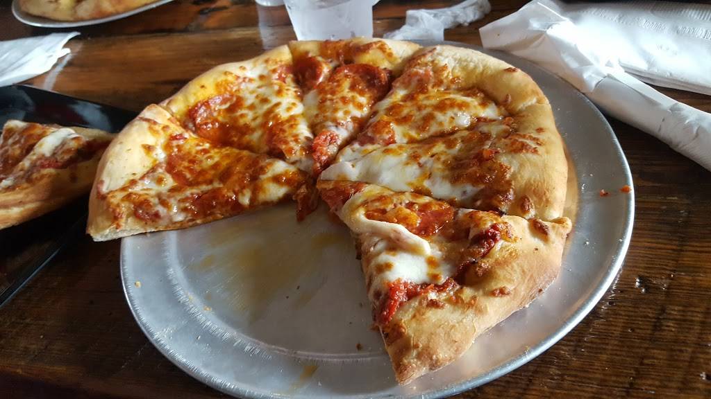 Chases Grille and Wingery | restaurant | 125 Lawrenceville St NW #400, Norcross, GA 30071, USA | 7704490229 OR +1 770-449-0229