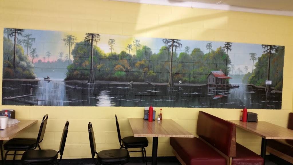 Kingstree Seafood | restaurant | 509 Kelly St, Kingstree, SC 29556, USA | 8433553025 OR +1 843-355-3025