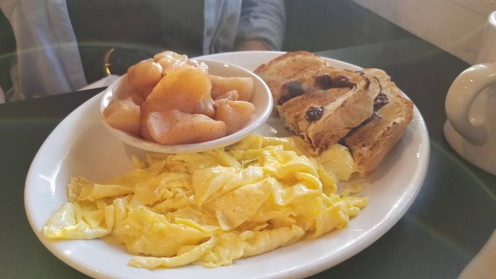 Little Miss Sophies Country Kitchen | restaurant | 7 Farmington Rd, Rochester, NH 03867, USA | 6033322700 OR +1 603-332-2700