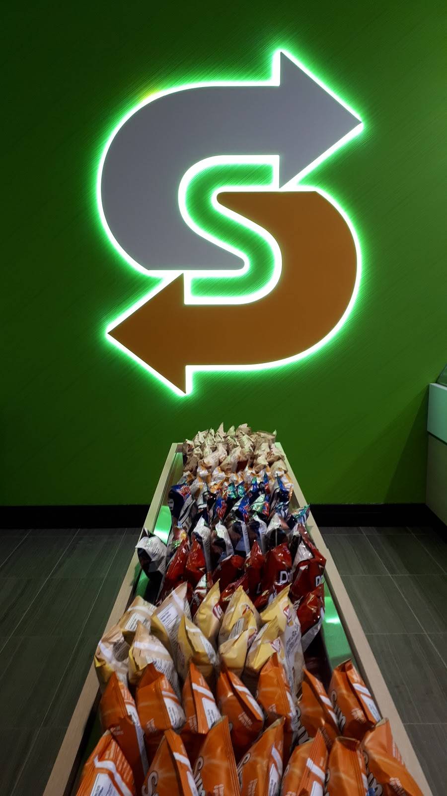 Restaurant SUBWAY | restaurant | 299 Rue Laval, Sherbrooke, QC J1C 0R1, Canada | 8198464655 OR +1 819-846-4655