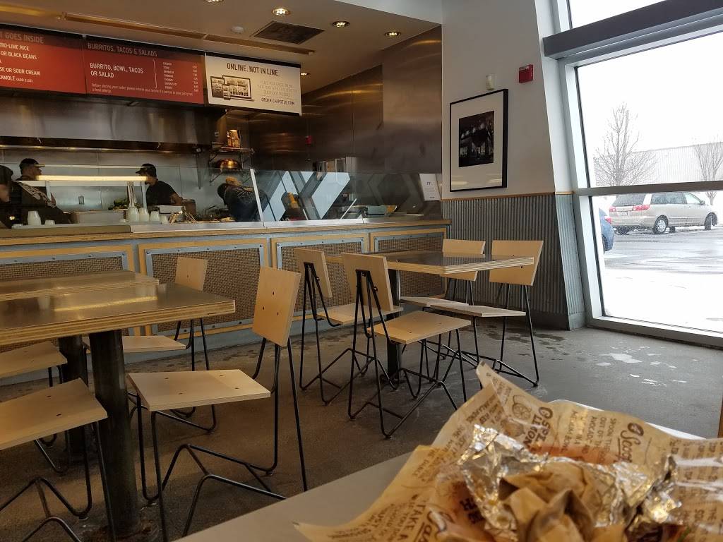 Chipotle Mexican Grill | restaurant | 112 Commerce Way, Woburn, MA 01801, USA | 7819335450 OR +1 781-933-5450