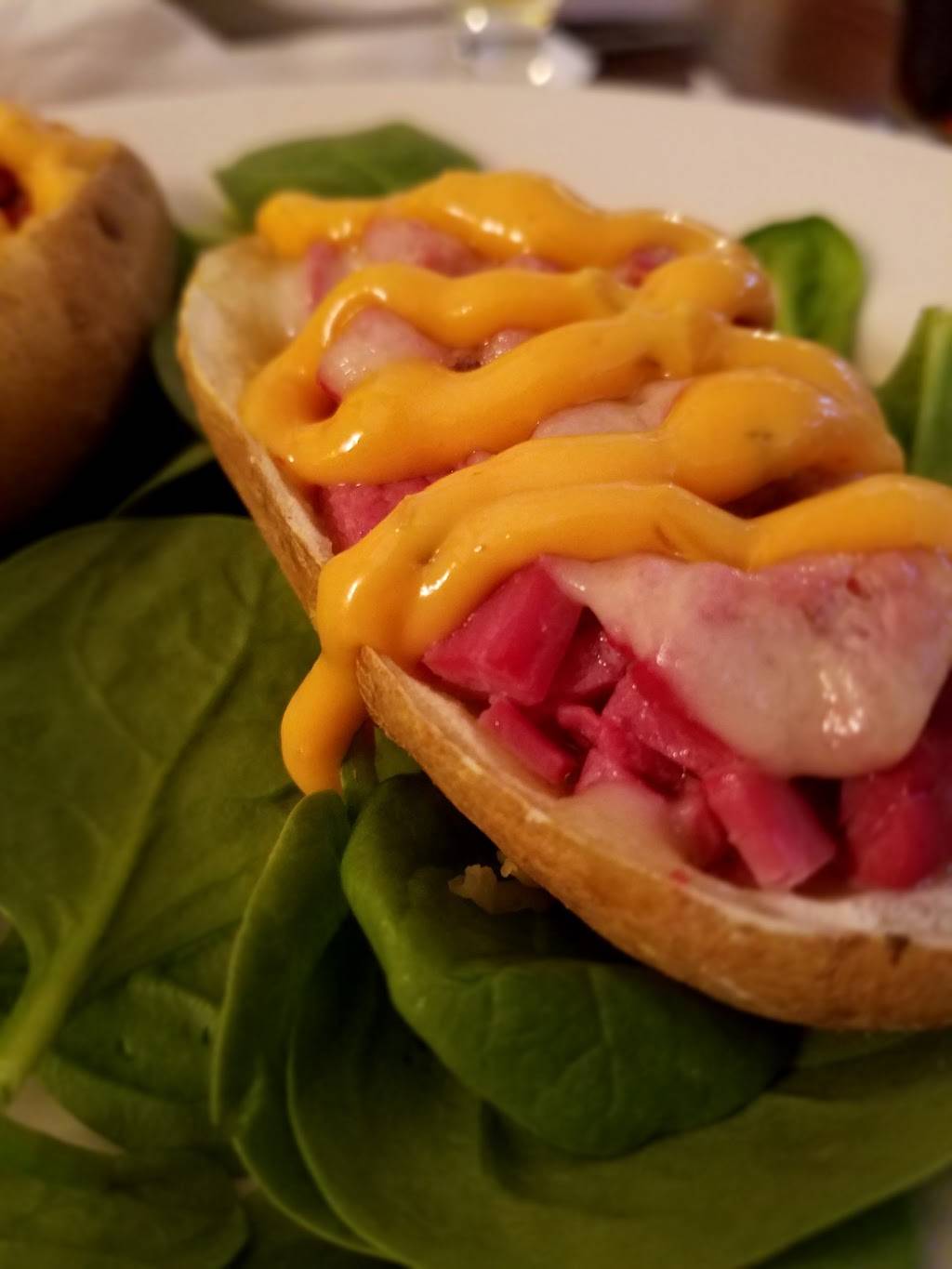 Finger Lakes On Tap | restaurant | 35 Fennell St, Skaneateles, NY 13152, USA | 3156859600 OR +1 315-685-9600