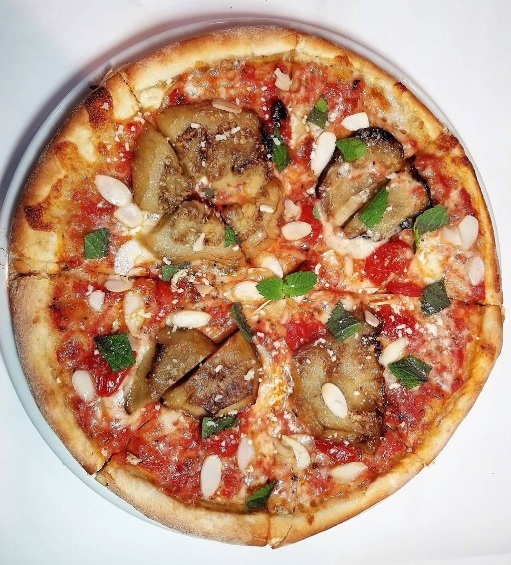 Luciano Italian Restaurant & Pizzeria | meal takeaway | 2946 g, Chain Bridge Rd, Oakton, VA 22124, USA | 7032811748 OR +1 703-281-1748