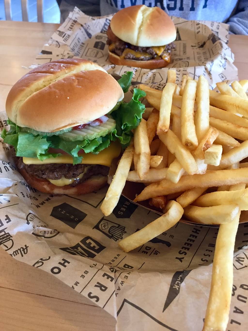 Wayback Burgers | restaurant | 71 Newtown Rd, Danbury, CT 06810, USA | 2039173987 OR +1 203-917-3987