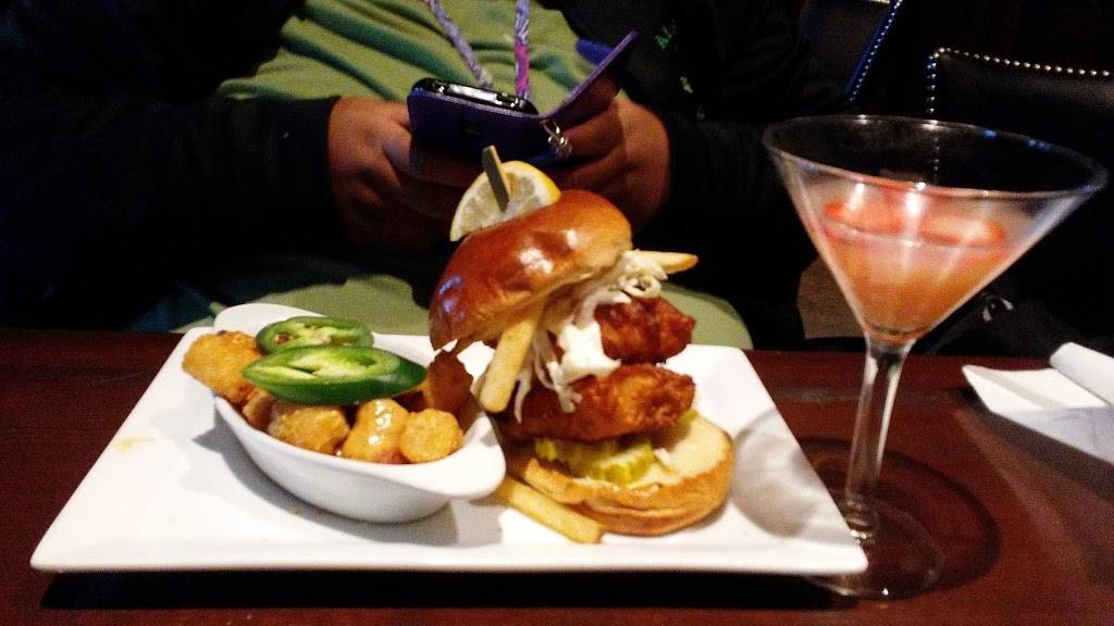 Bar Louie - Southpark Mall | night club | 10 Southpark Center, Strongsville, OH 44136, USA | 4407835710 OR +1 440-783-5710