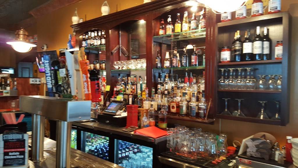 Strongs Brick Oven Pizzeria; Lawrenceburg | restaurant | 1 E High St, Lawrenceburg, IN 47025, USA | 8125392130 OR +1 812-539-2130