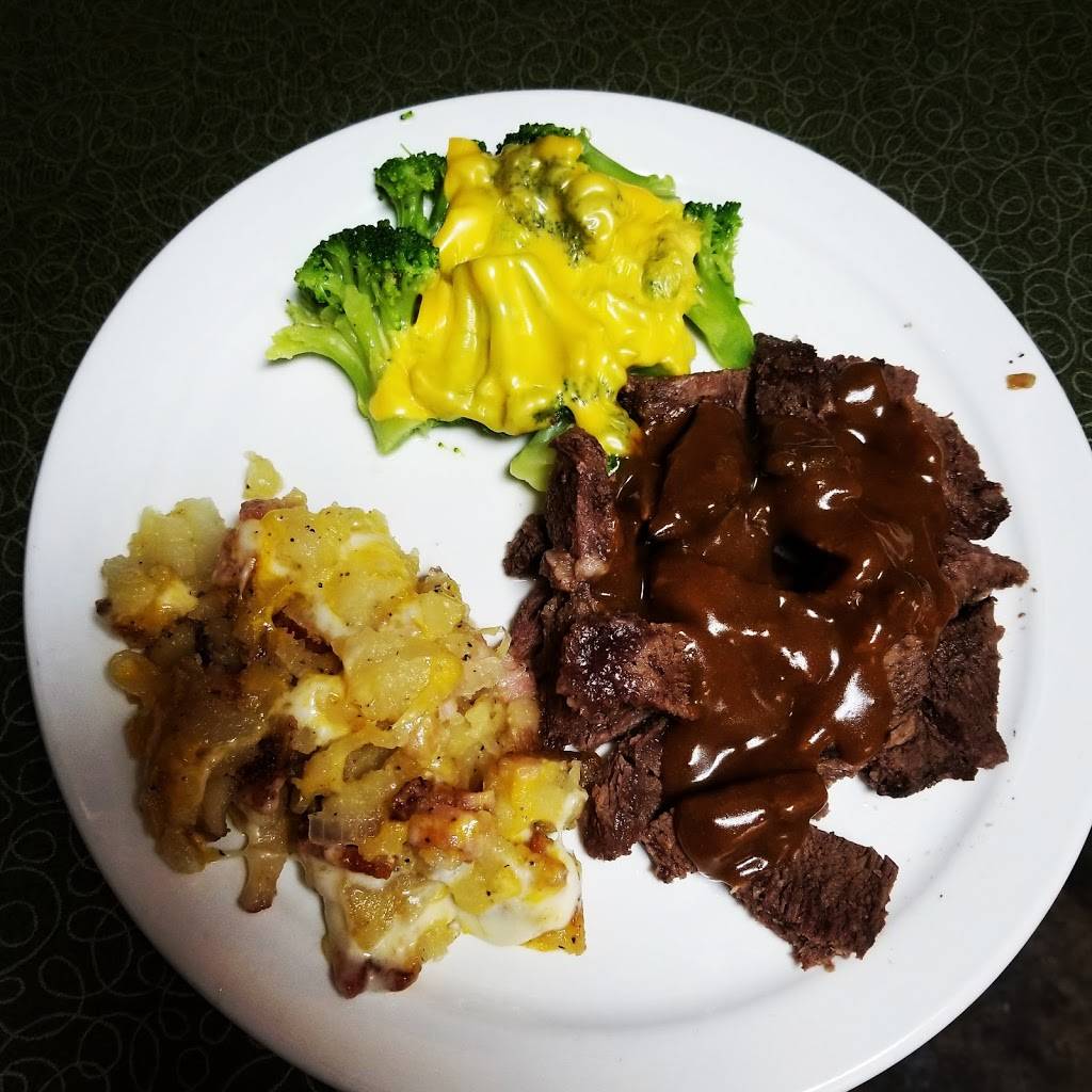 Las Palmas Cafe | restaurant | 107 W Front St, Falls City, TX 78113, USA | 8302543096 OR +1 830-254-3096