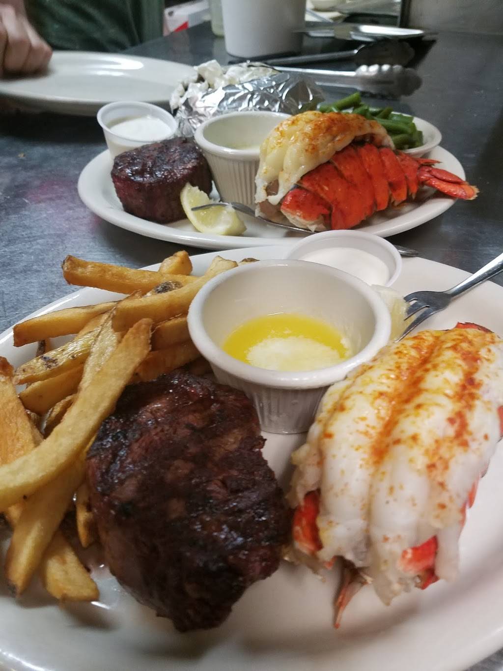 The Rib Cage | restaurant | 144 Chesterfield Ln, Maumee, OH 43537, USA | 4198870828 OR +1 419-887-0828