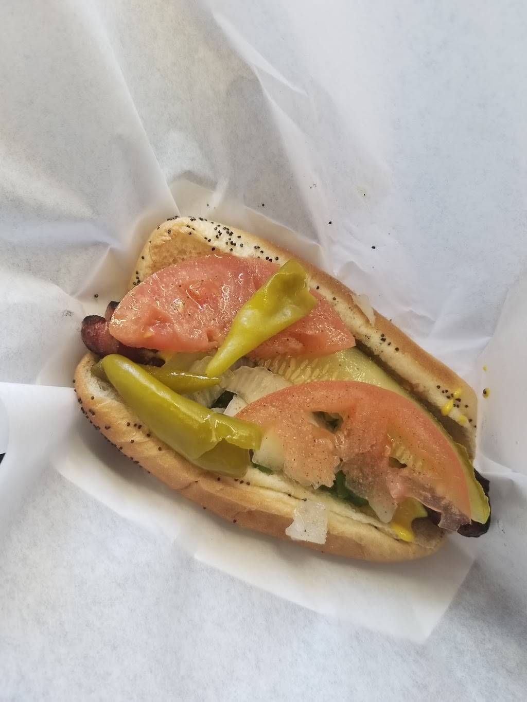 Wrigleyville Dogs | restaurant | 3809, 3737 N Clark St, Chicago, IL 60613, USA | 7732961500 OR +1 773-296-1500