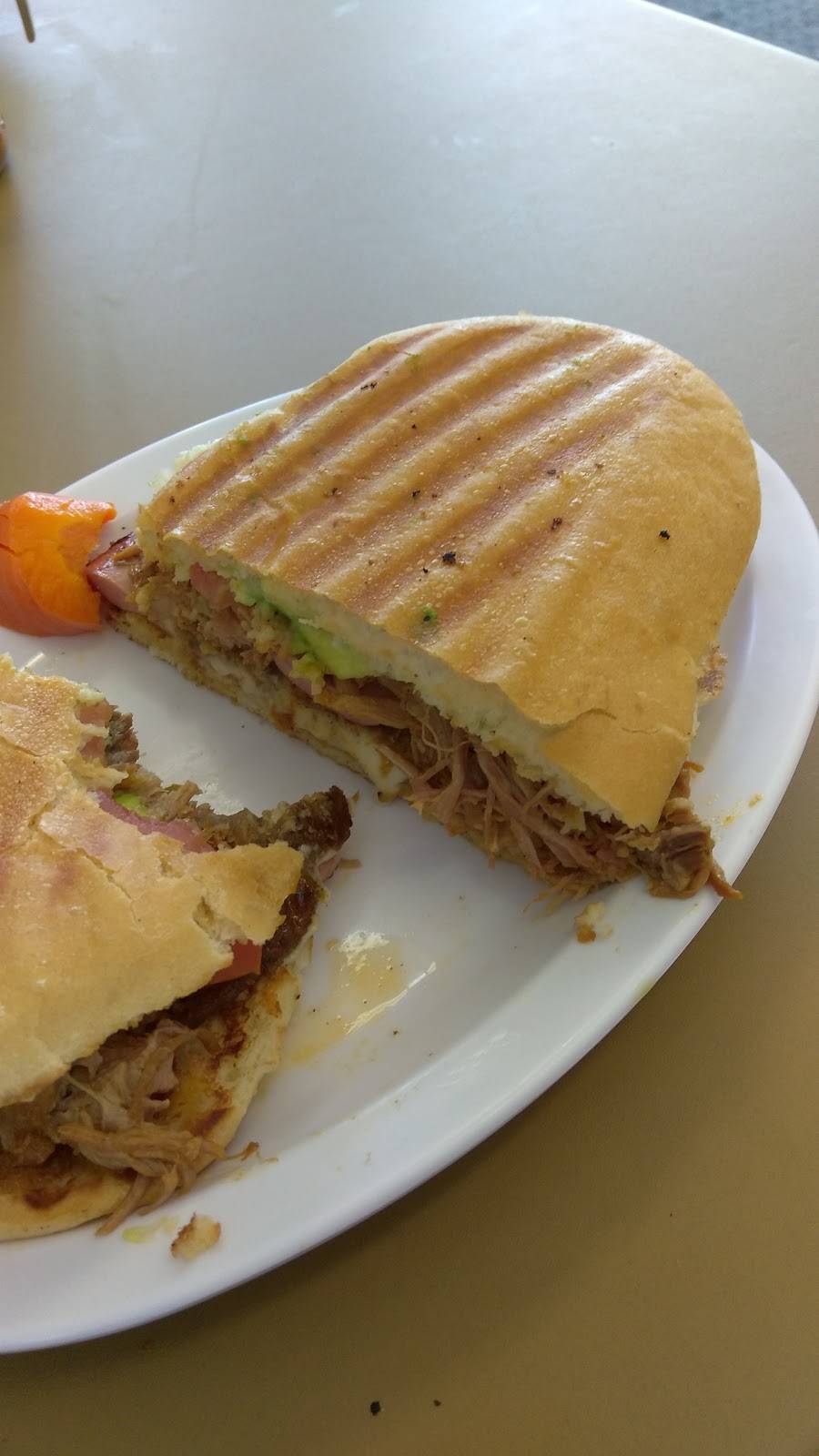 Tortas Sinaloa | restaurant | 1520 W 6th St #108, Corona, CA 92882, USA | 9513720777 OR +1 951-372-0777