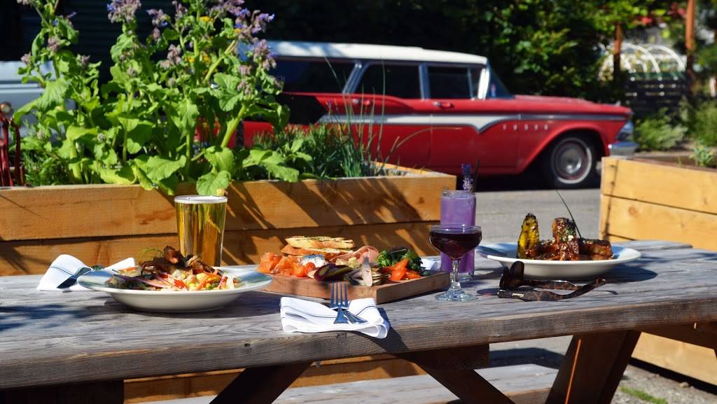 The Maple | restaurant | 8929 Roosevelt Way NE, Seattle, WA 98115, USA | 2064026135 OR +1 206-402-6135