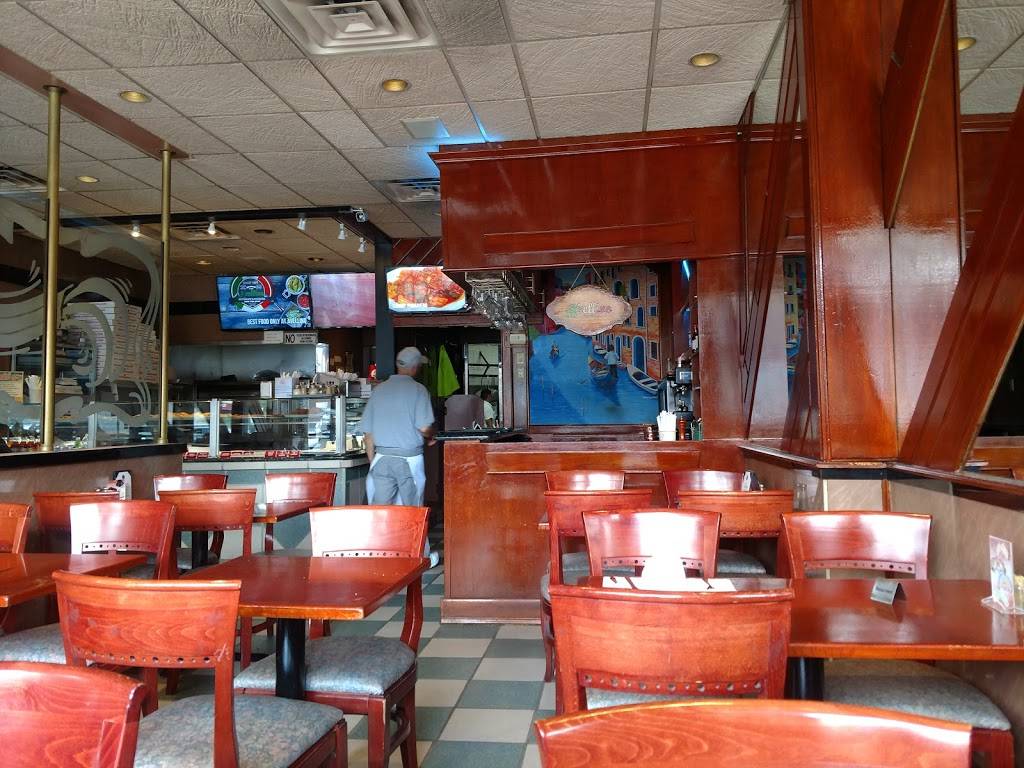 Avellinos | restaurant | 9703 64th Ave, Rego Park, NY 11374, USA | 7184590632 OR +1 718-459-0632