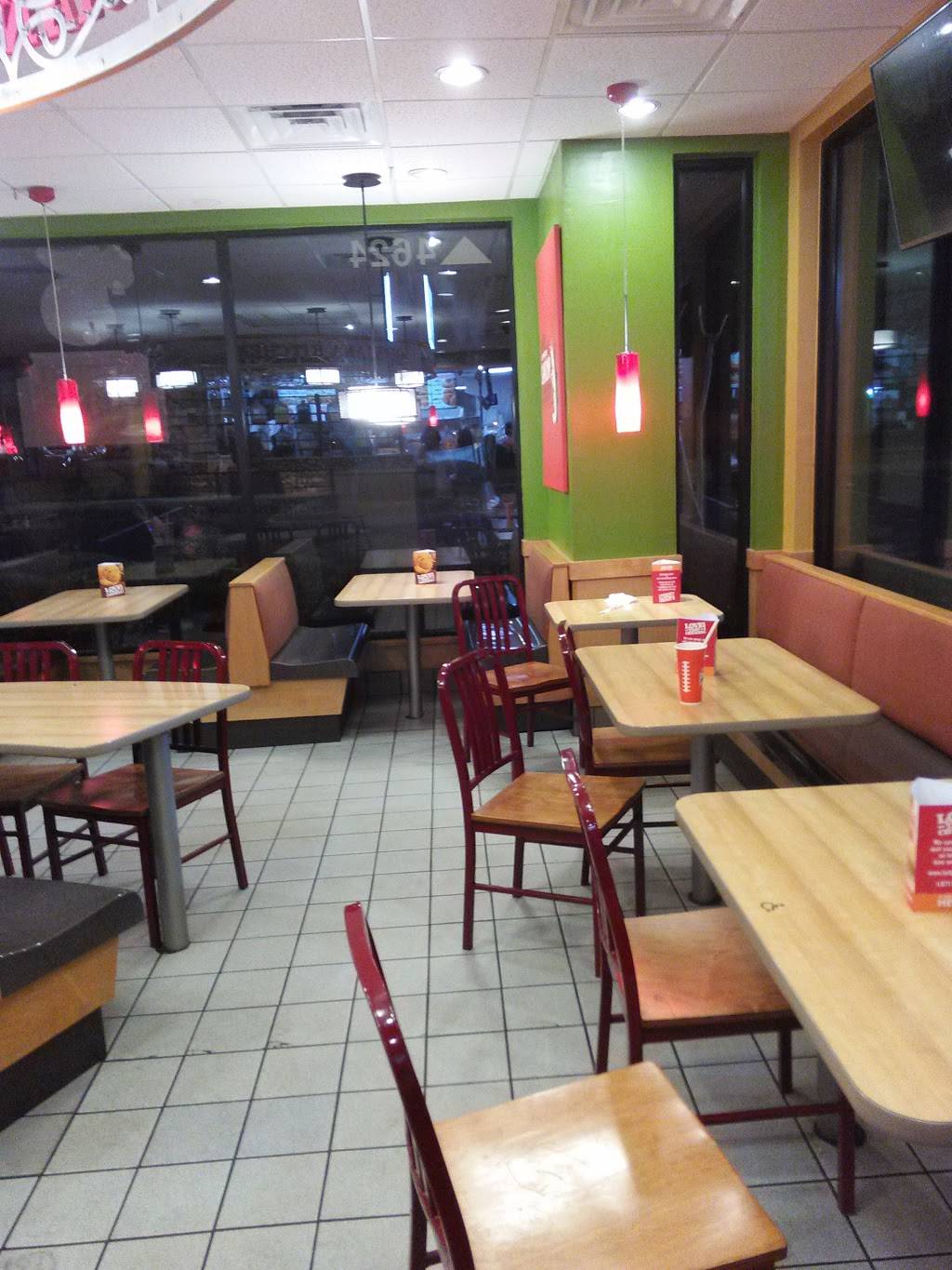 Popeyes Louisiana Kitchen | restaurant | 4624 Elvis Presley Blvd, Memphis, TN 38116, USA | 9013966382 OR +1 901-396-6382