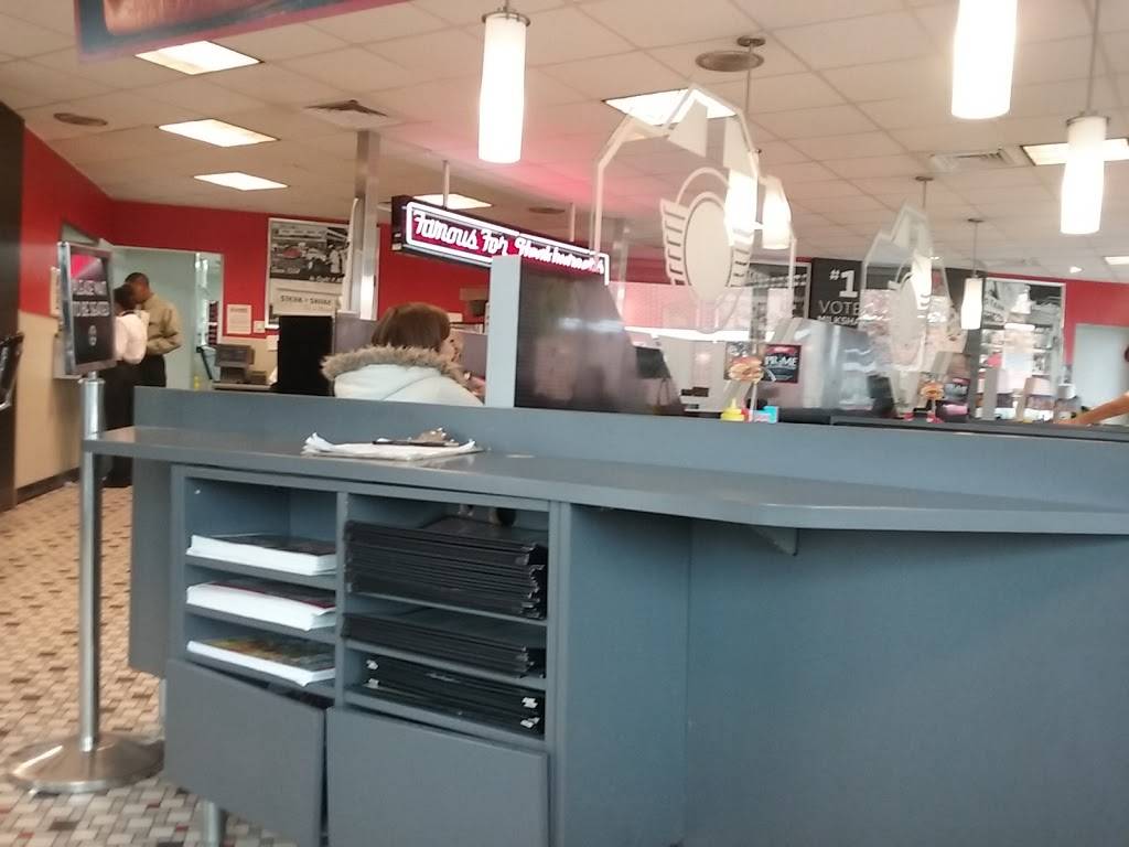 Steak n Shake | restaurant | 1066 N Henderson St, Galesburg, IL 61401, USA | 3093060238 OR +1 309-306-0238