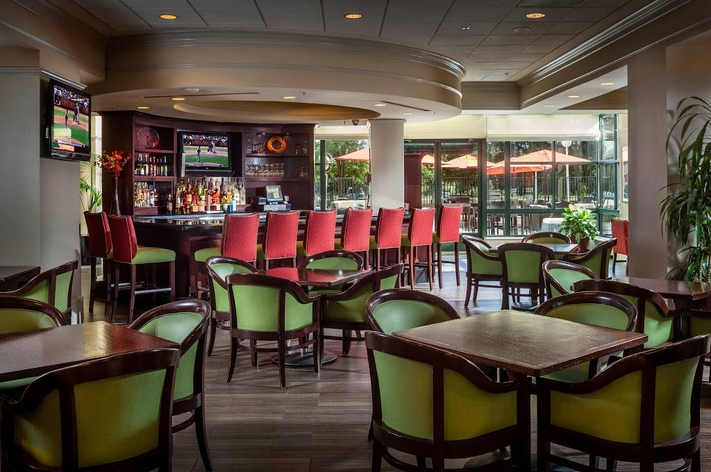 Parkway Grill | restaurant | 2 Parkway N, Deerfield, IL 60015, USA | 8474059666 OR +1 847-405-9666