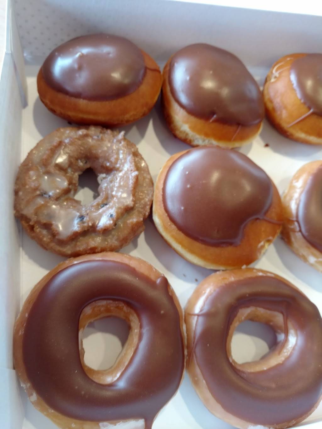 Krispy Kreme | bakery | 35 Burgess Rd, Harrisonburg, VA 22801, USA | 5404342680 OR +1 540-434-2680