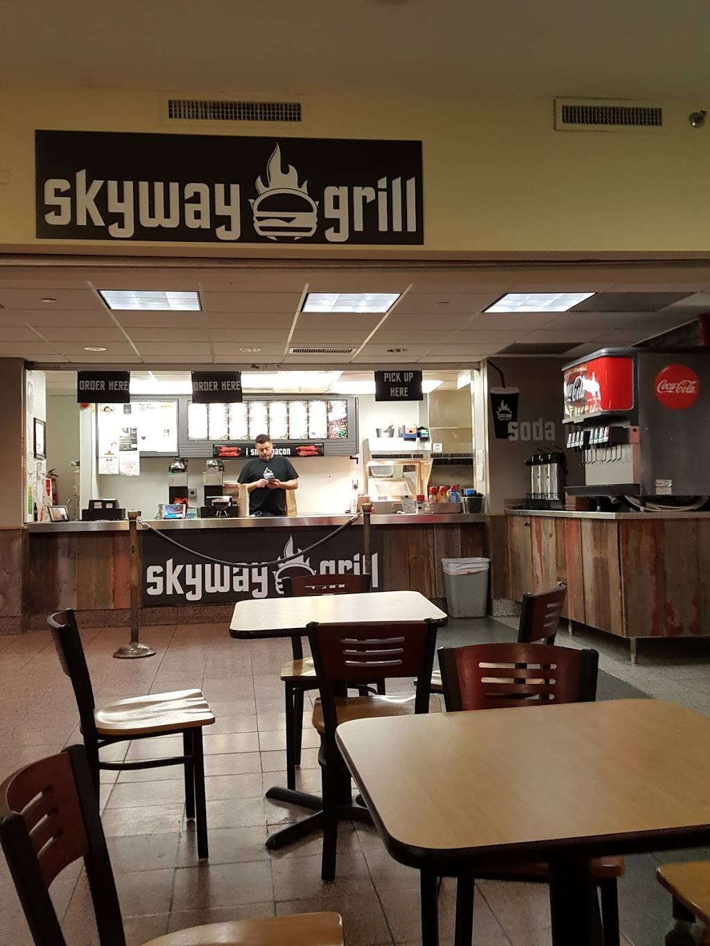 Skyway Grill | restaurant | 56 6th St E #213, St Paul, MN 55101, USA | 6512223990 OR +1 651-222-3990