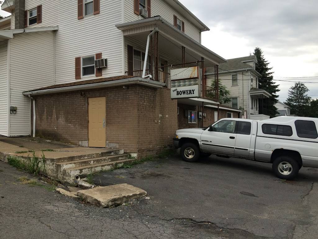 Clayts Corner Tavern | restaurant | 400 W Market St, Trevorton, PA 17881, USA | 5707973349 OR +1 570-797-3349