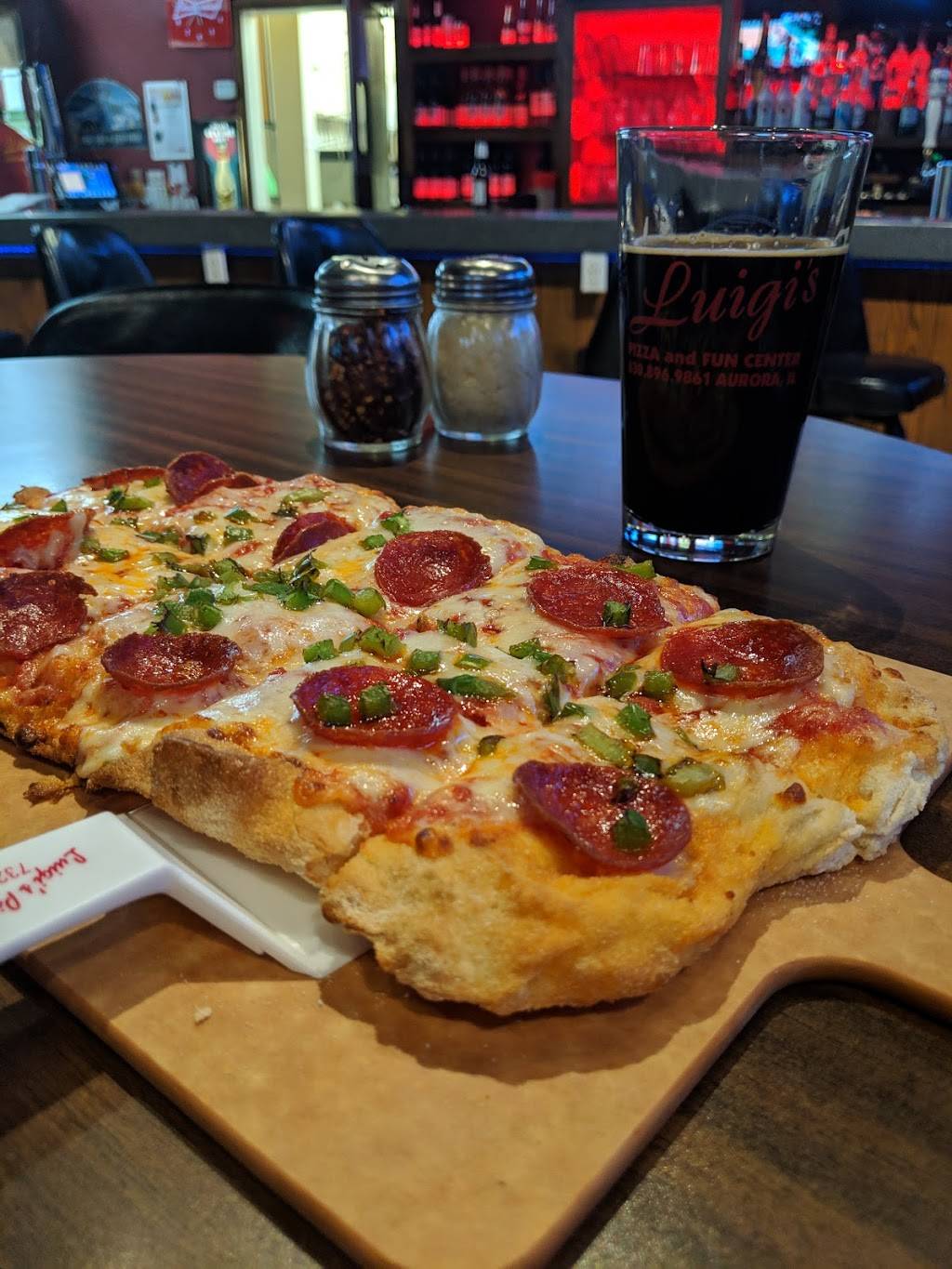 Luigis Pizza and Fun Center | restaurant | 732 Prairie St, Aurora, IL 60506, USA | 6307565451 OR +1 630-756-5451