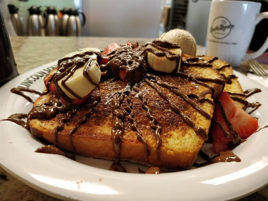 Lincoln Square Pancake House | restaurant | 613 W 11th St, Indianapolis, IN 46202, USA | 3179867565 OR +1 317-986-7565