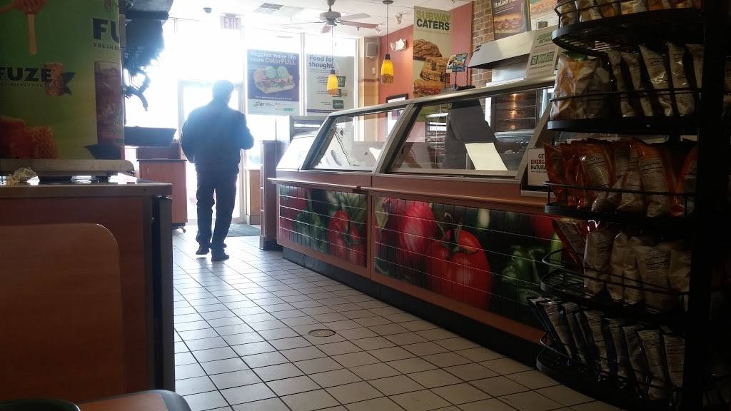 Subway Restaurants | restaurant | 901 Oak Tree Avenue, South Plainfield, NJ 07080, USA | 9088221300 OR +1 908-822-1300