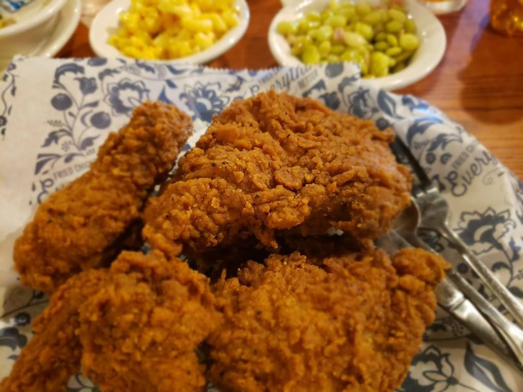 Cracker Barrel Old Country Store | restaurant | 1400 Country Ln, South Hill, VA 23970, USA | 4347742705 OR +1 434-774-2705