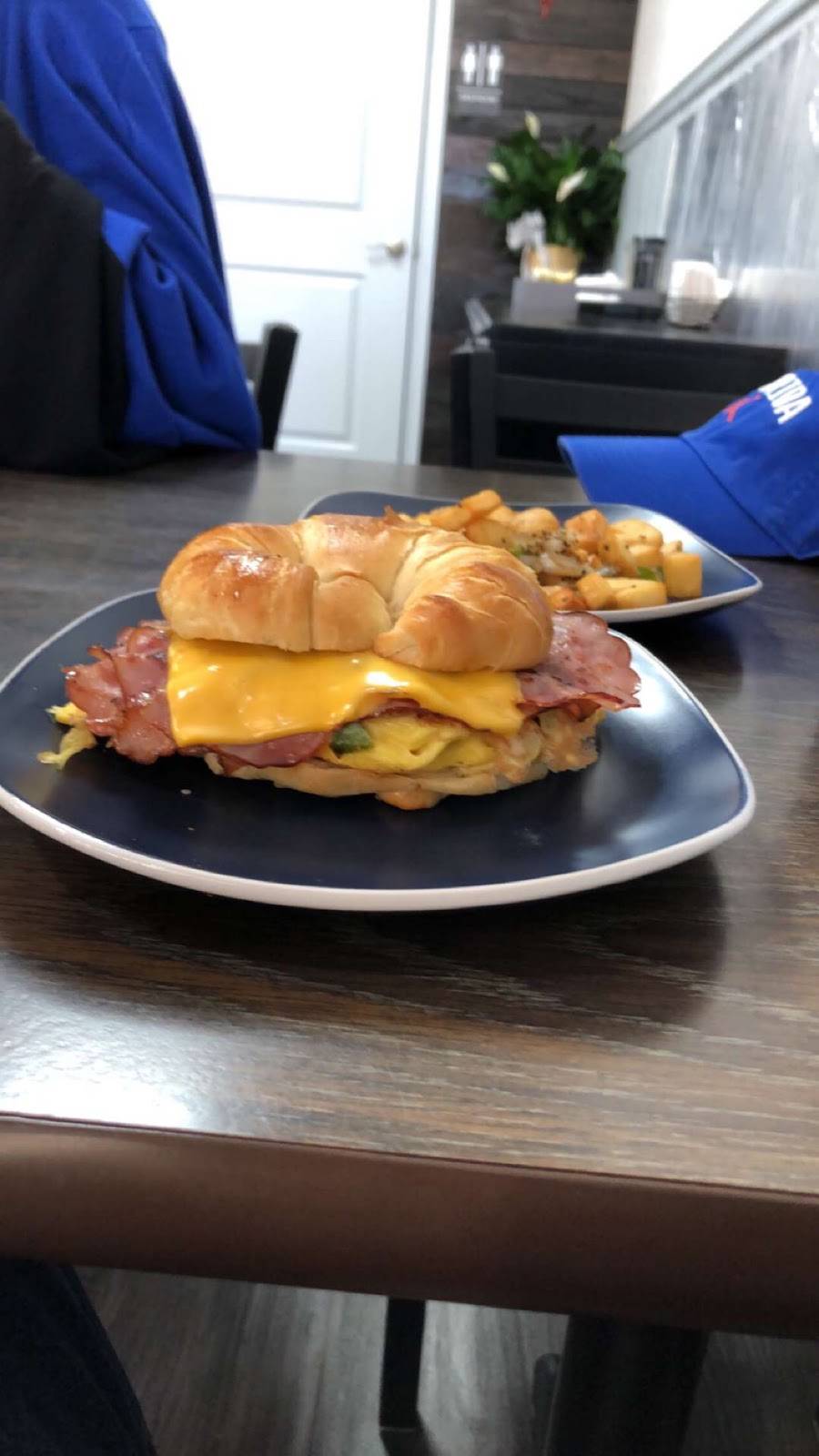 Rearview Coffee | restaurant | 1561 N Singleton Ave, Titusville, FL 32796, USA | 3215673413 OR +1 321-567-3413