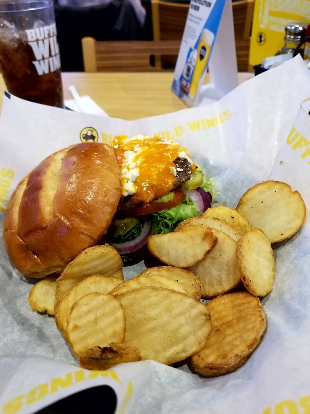 Buffalo Wild Wings | restaurant | 202 E Harcourt Rd, Angola, IN 46703, USA | 2606243111 OR +1 260-624-3111