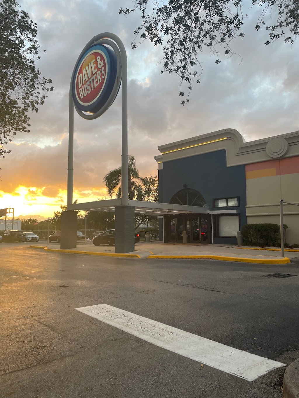 Dave & Busters | restaurant | 3000 Oakwood Blvd, Hollywood, FL 33020, USA | 9549235505 OR +1 954-923-5505