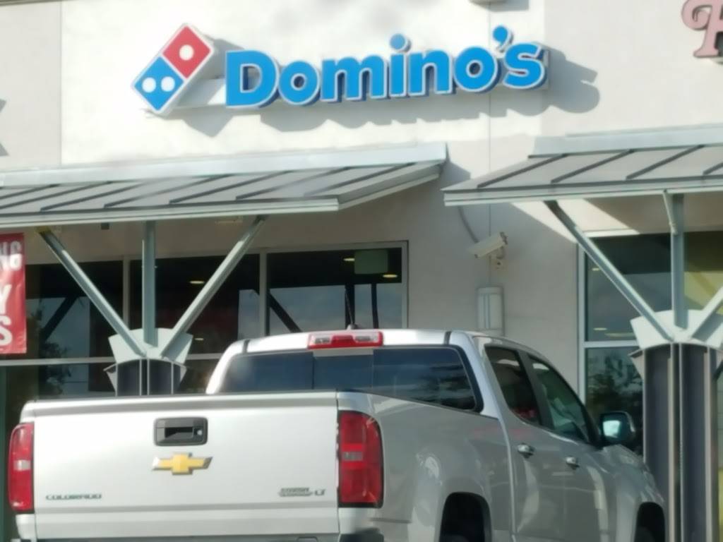 Dominos Pizza | meal delivery | 1375 S Main St, Boerne, TX 78006, USA | 8302490024 OR +1 830-249-0024