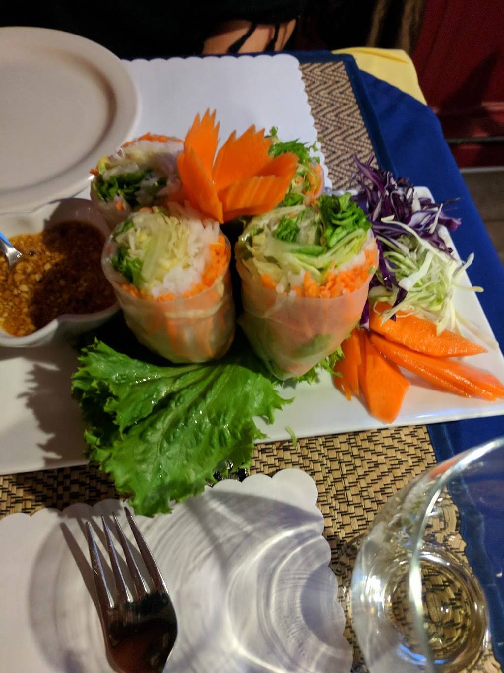 Khao Yum Thai Restaurant | restaurant | 5562 Manotick Main St C, Manotick, ON K4M 1A2, Canada | 6136928588 OR +1 613-692-8588