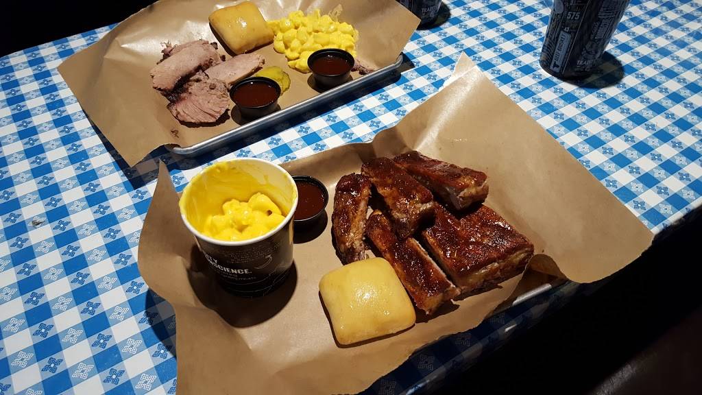 Dickeys Barbecue Pit | restaurant | 7919 E Thomas Rd, Scottsdale, AZ 85251, USA | 4806854979 OR +1 480-685-4979