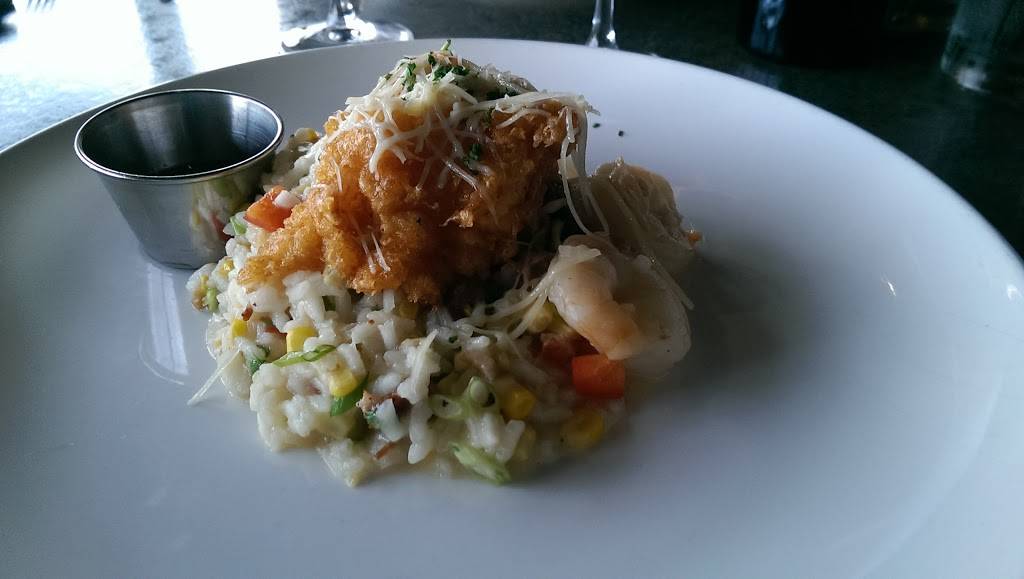 Gentelins On Broadway | restaurant | 122 E Broadway, Alton, IL 62002, USA | 6184656080 OR +1 618-465-6080