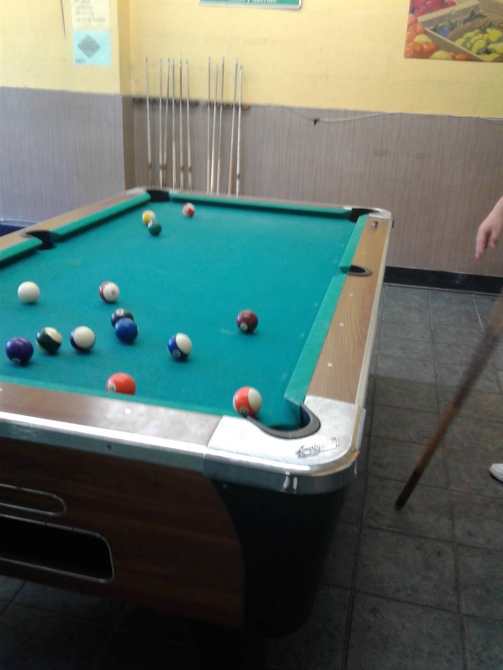 Harrys Pizza & Cafe | restaurant | 619 E Charter Way, Stockton, CA 95206, USA | 2099432551 OR +1 209-943-2551