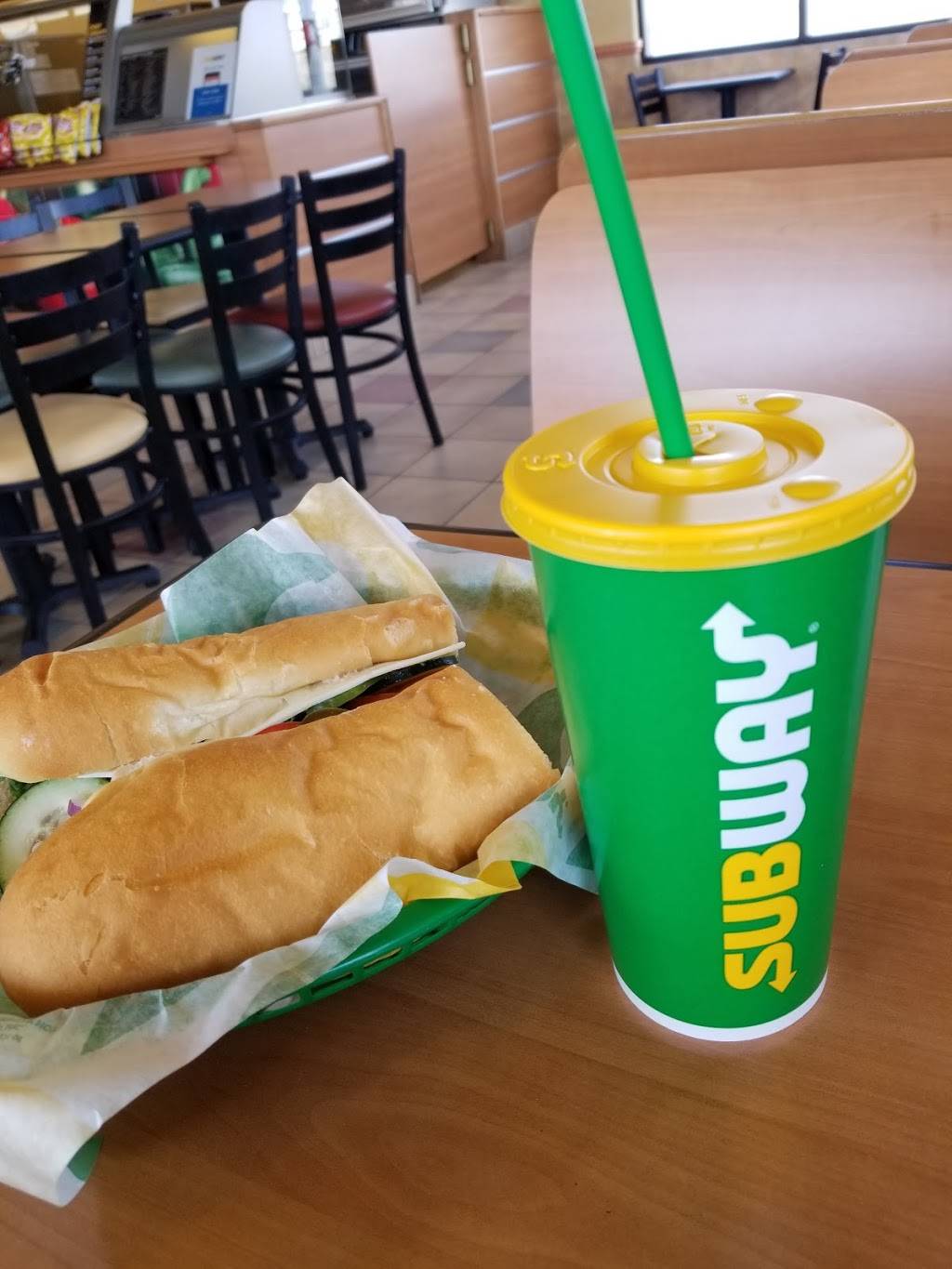 Subway | restaurant | 100 Kemar Street, Wakarusa, IN 46573, USA | 5748627827 OR +1 574-862-7827