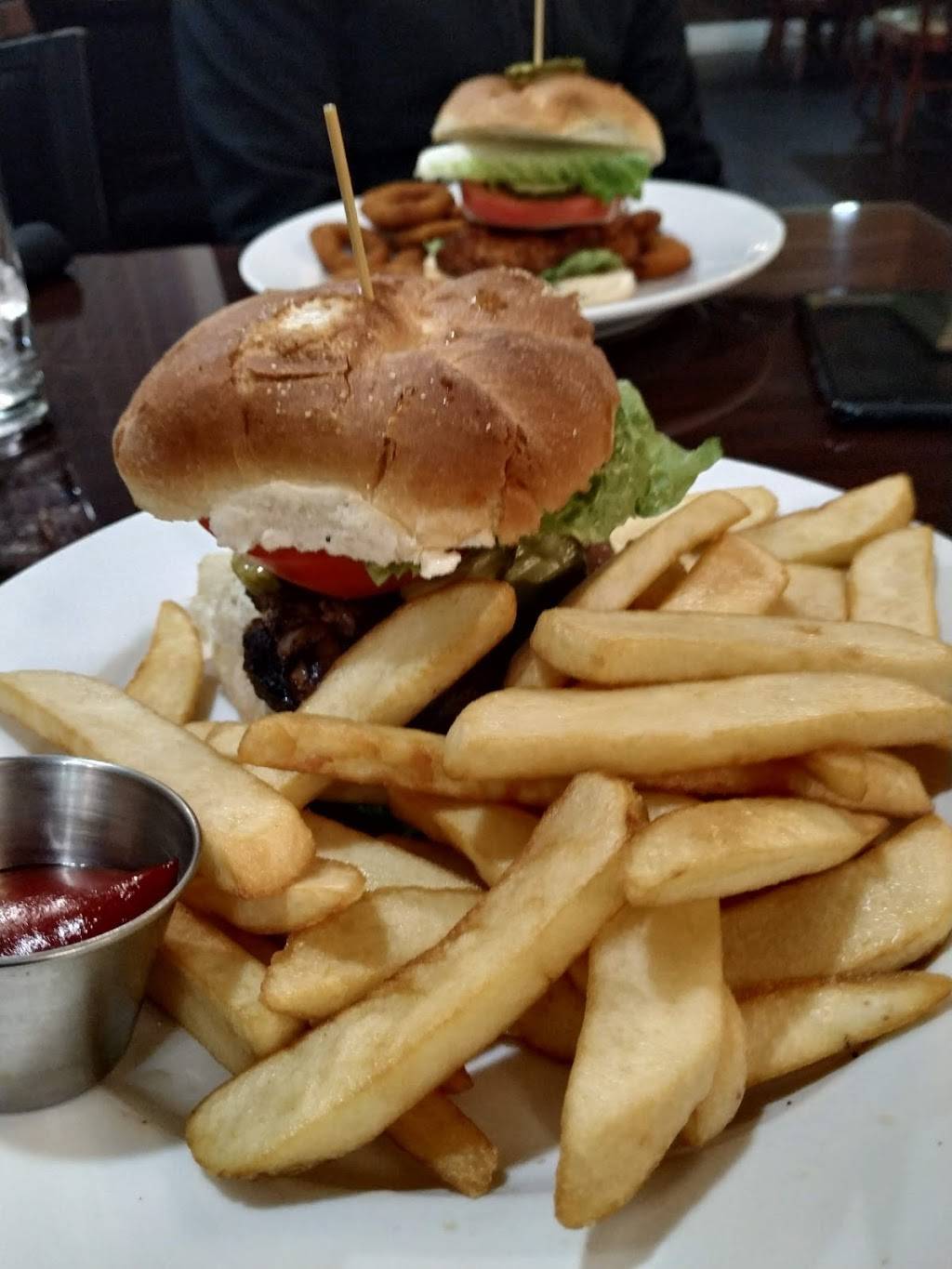 Prime 10 | restaurant | 15600 W 10 Mile Rd #17, Southfield, MI 48075, USA | 2483277344 OR +1 248-327-7344