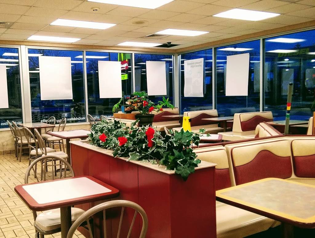 McDonalds | cafe | 58 W Church St, Adams, NY 13605, USA | 3152324166 OR +1 315-232-4166