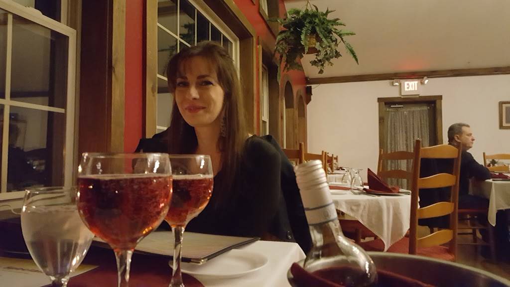 Christines Creekside Inn | restaurant | 1250 Green Hills Rd, Birdsboro, PA 19508, USA | 6105828150 OR +1 610-582-8150