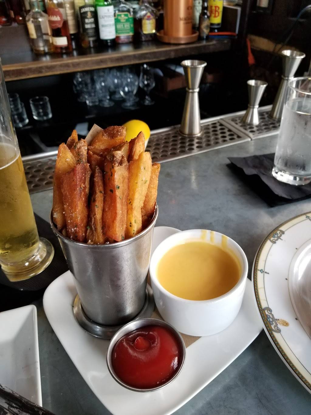 Village Whiskey | restaurant | 118 S 20th St, Philadelphia, PA 19103, USA | 2156651088 OR +1 215-665-1088