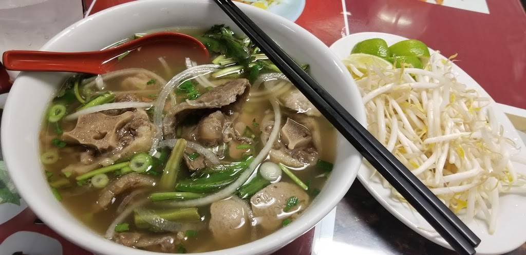 Phnom Penh Restaurant | restaurant | 309 Westford St, Lowell, MA 01851, USA | 9782750999 OR +1 978-275-0999