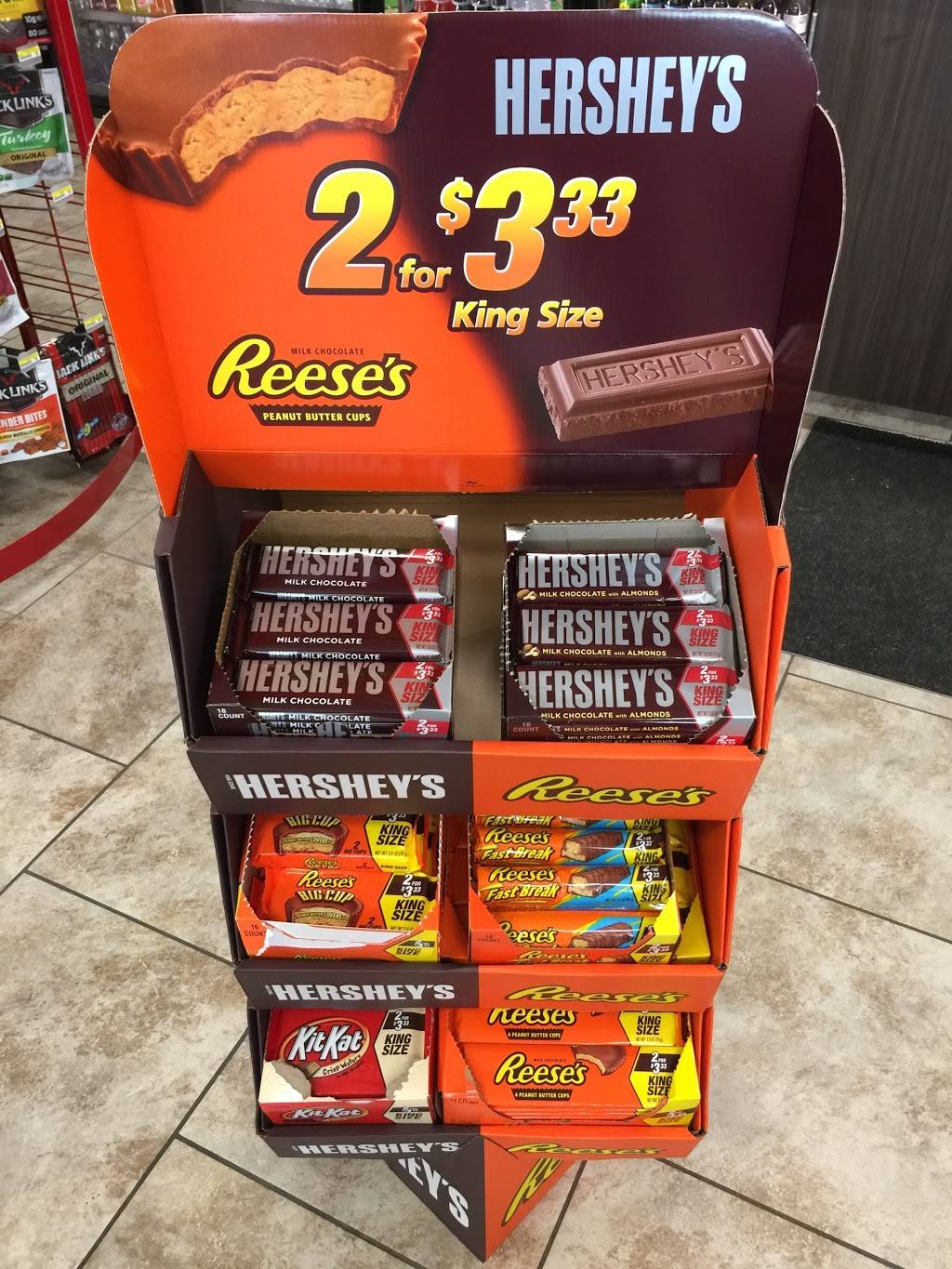 Indy Mart Gas Valero / Hunt Brothers Pizza / Charley Biggs Chic | meal takeaway | 8009 W Washington St, Indianapolis, IN 46231, USA | 3172416776 OR +1 317-241-6776