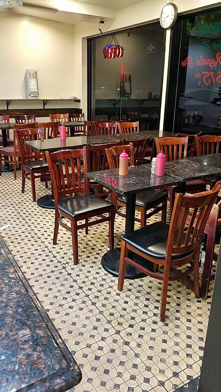 Bravo Pizzeria & Restaurant | restaurant | 69-26 Main St, Flushing, NY 11367, USA | 7182610196 OR +1 718-261-0196