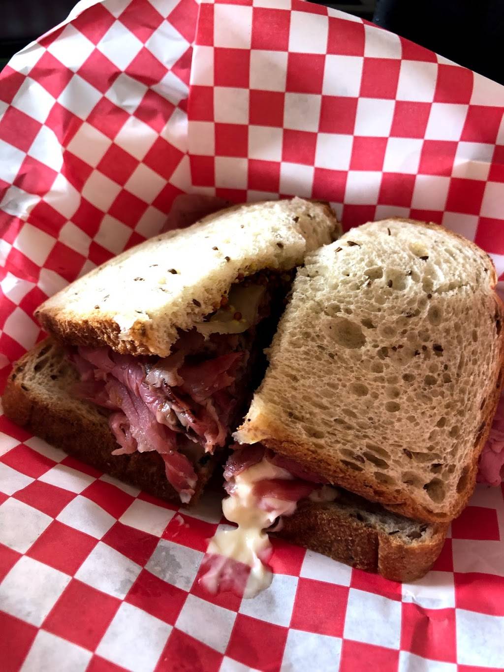 Reds Deli & Market | restaurant | 9840 International Dr, Orlando, FL 32819, USA | 4079969840 OR +1 407-996-9840