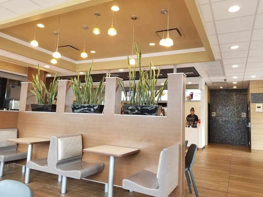 McDonalds | cafe | 11041 Colonial Blvd, Fort Myers, FL 33905, USA | 2395610170 OR +1 239-561-0170
