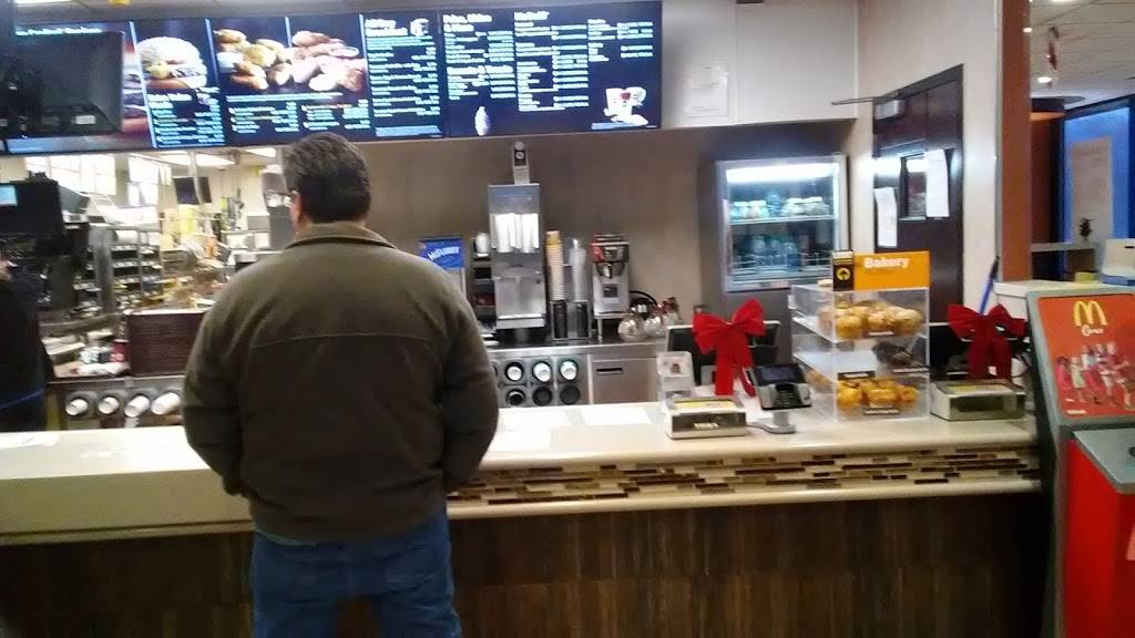 McDonalds | cafe | 8644 NY-22, Granville, NY 12832, USA | 5186423449 OR +1 518-642-3449